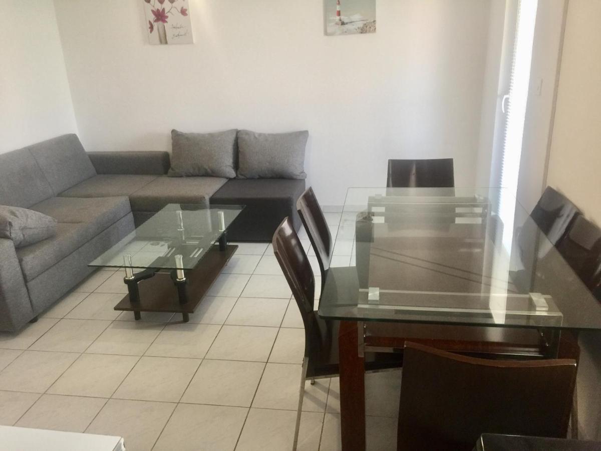 Apartmani Nerko Паг Екстер'єр фото