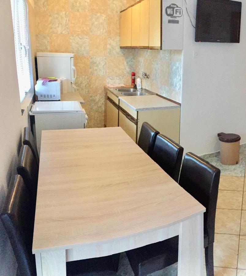Apartmani Nerko Паг Екстер'єр фото