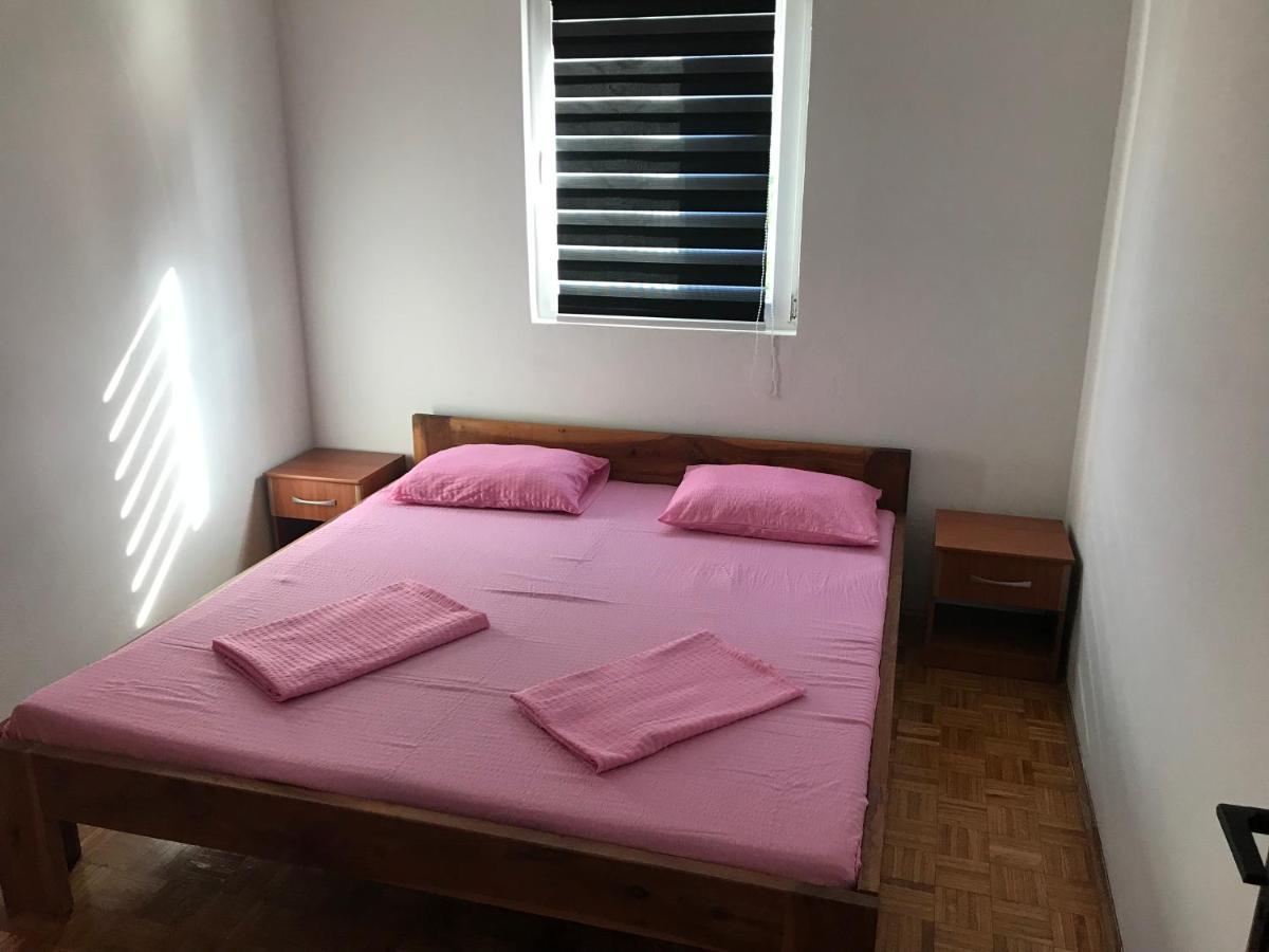Apartmani Nerko Паг Екстер'єр фото