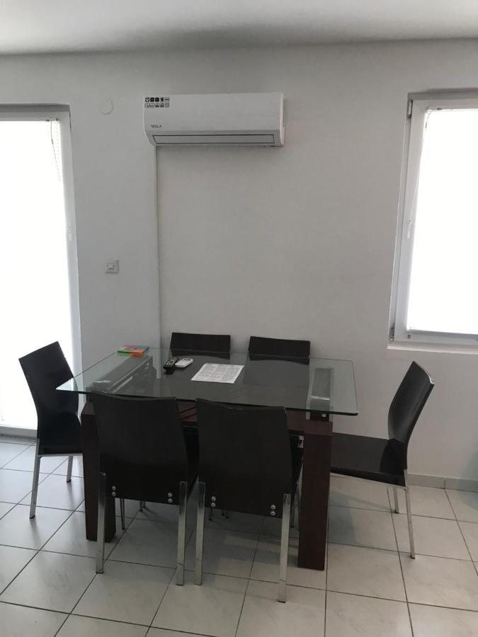 Apartmani Nerko Паг Екстер'єр фото