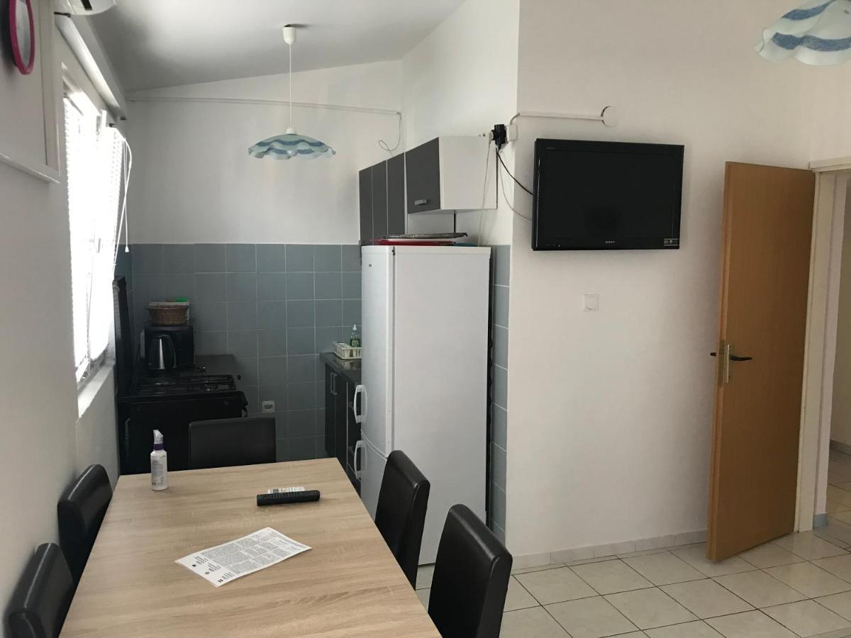 Apartmani Nerko Паг Екстер'єр фото