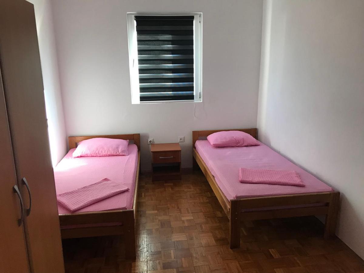 Apartmani Nerko Паг Екстер'єр фото